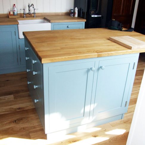 Solid Wood Kitchens & Bespoke Kitchen Furniture