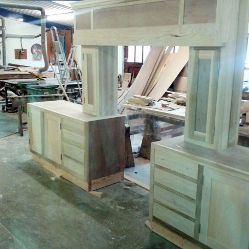 Solid Wood Kitchens & Bespoke Kitchen Furniture