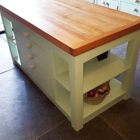 Solid Wood Kitchens & Bespoke Kitchen Furniture