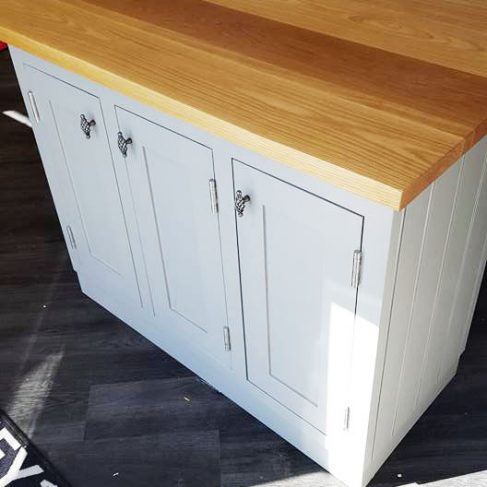 Solid Wood Kitchens & Bespoke Kitchen Furniture