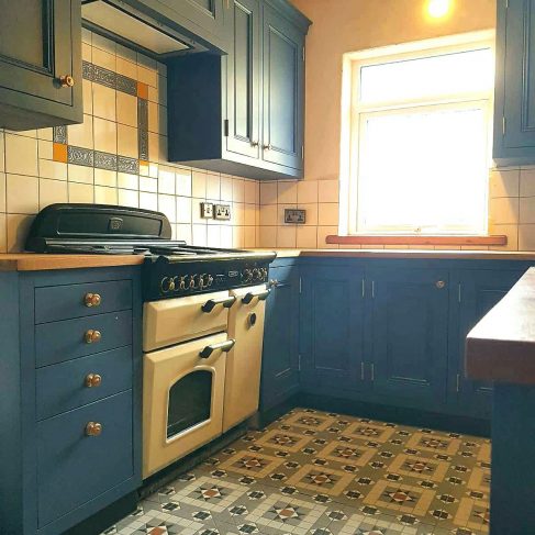 Solid Wood Kitchens & Bespoke Kitchen Furniture